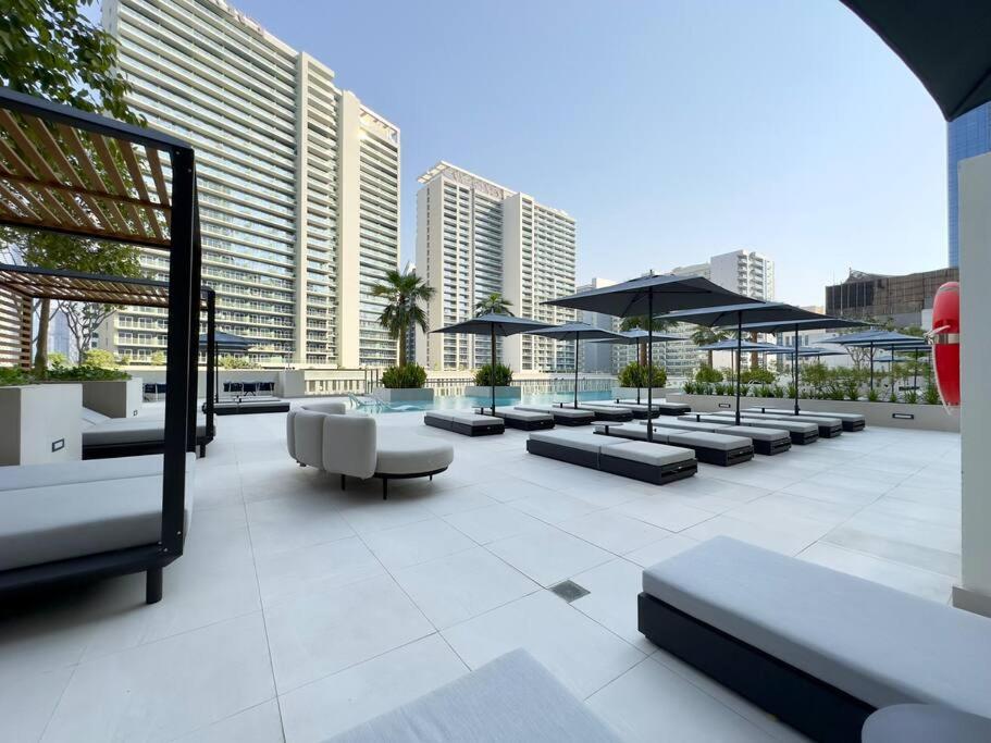 Apartment Dar Vacation - Modern & Stylish 2br Near Burj Khalifa Dubai