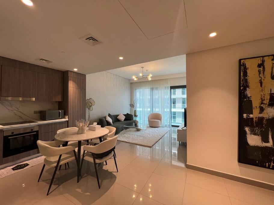 Apartment Luxstay - 2 Bedroom With Sea View In Vista Harbour Dubai
