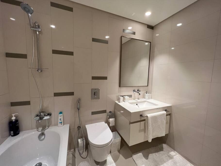 Apartment Luxstay - 2 Bedroom With Sea View In Vista Harbour