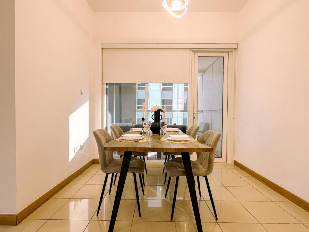 Brand New In Marina 47th Floor Apartment Dubai