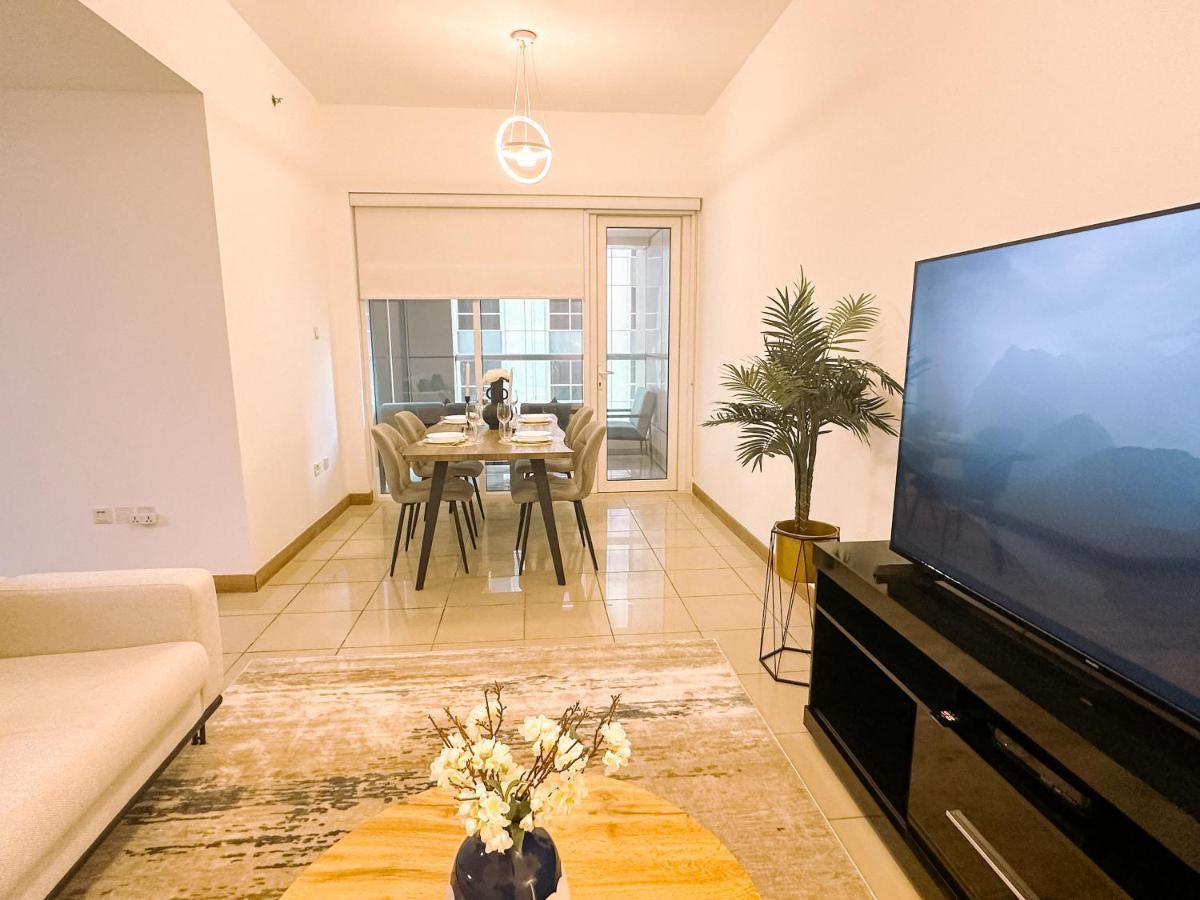 Brand New In Marina 47th Floor Apartment