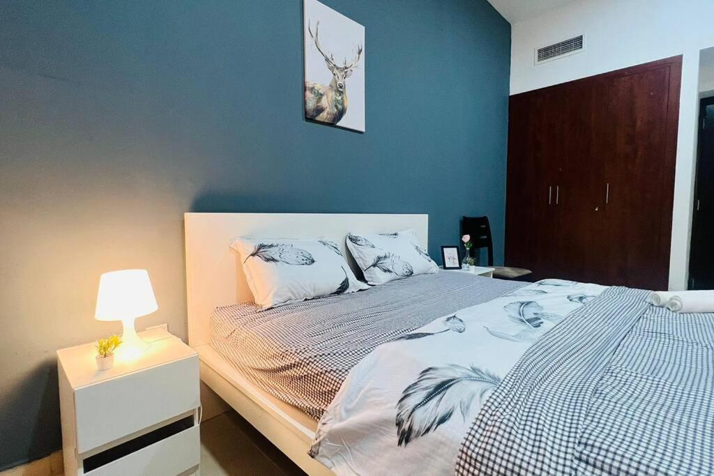 One Bedroom In Marina Near Blue Water *
