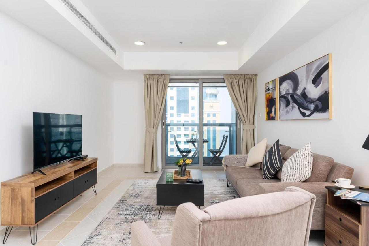Vibrant - Prime Location Marina - Near Metro Apartment