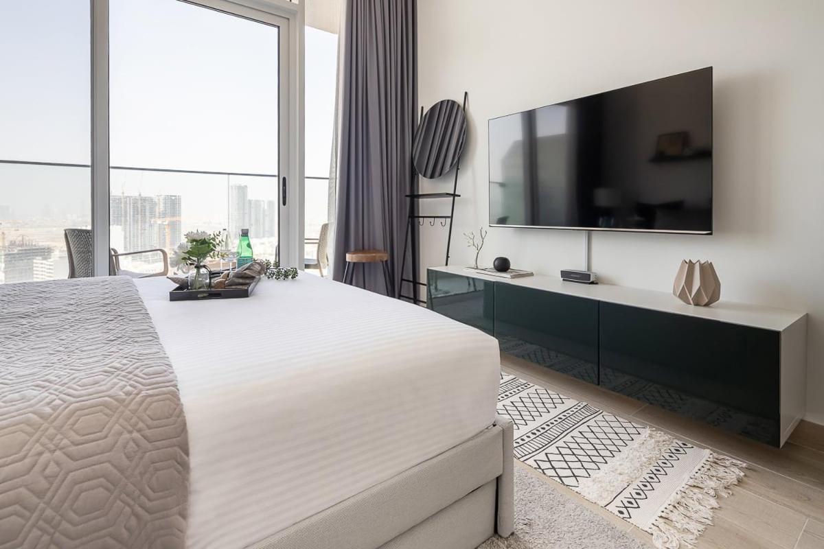 Frank Porter - Bloom Heights * Dubai