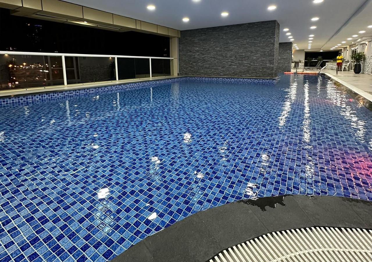 Brand New In Marina 47th Floor Apartment Dubai