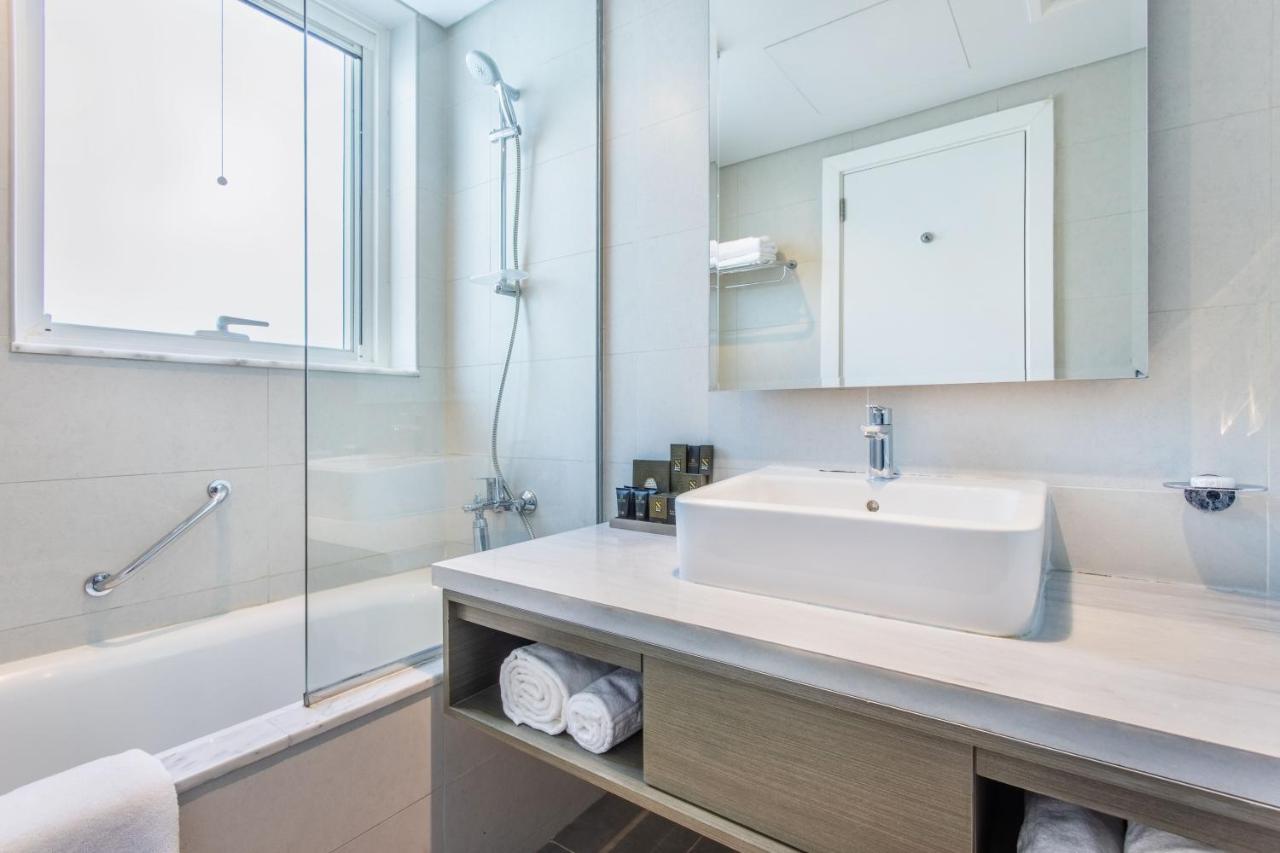 Aparthotel The S Homes Canal View And One Bedroom Apartments, Damac Maison Prive Dubai
