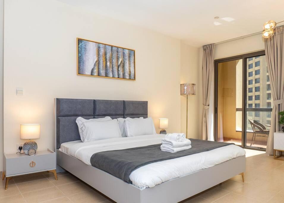 Stonetree - Near The * Dubai