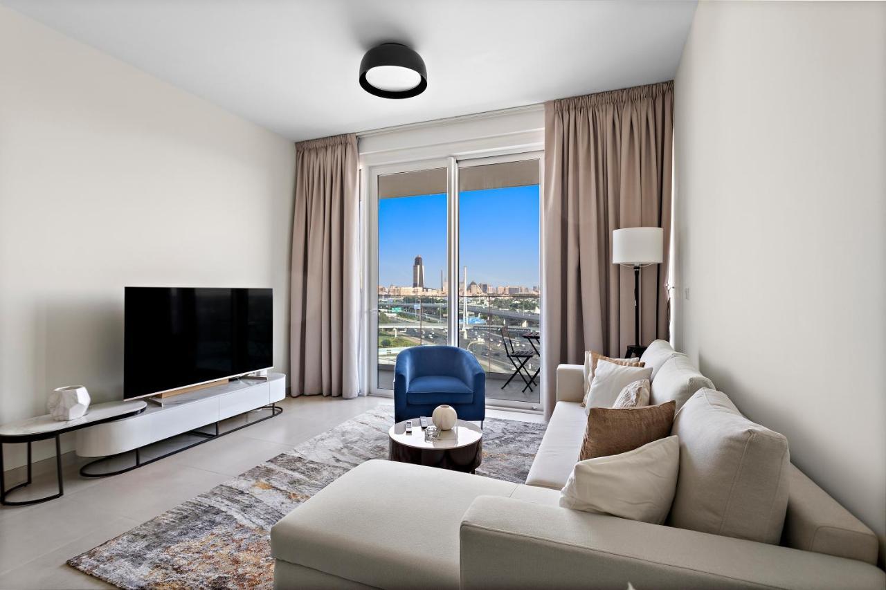Apartment Luxury 1br With Pool, Gym, Parking & Fast Wifi Dubai