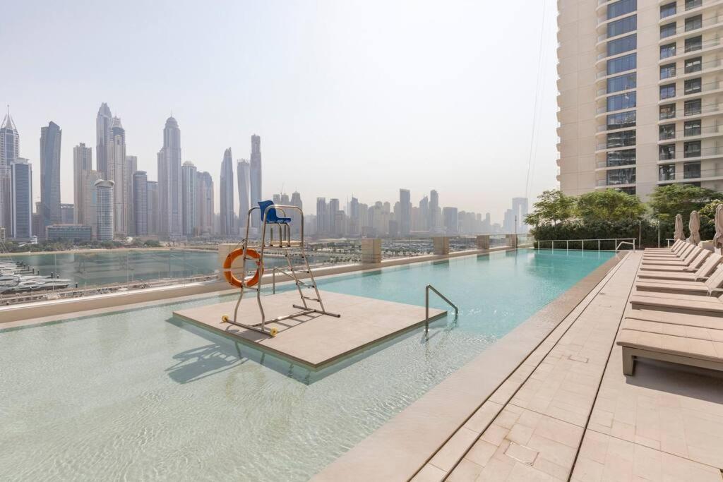 Apartment Luxury Beach Front 1br *