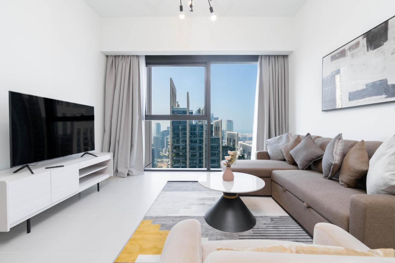 White Sage - Act One Tower Apartment *