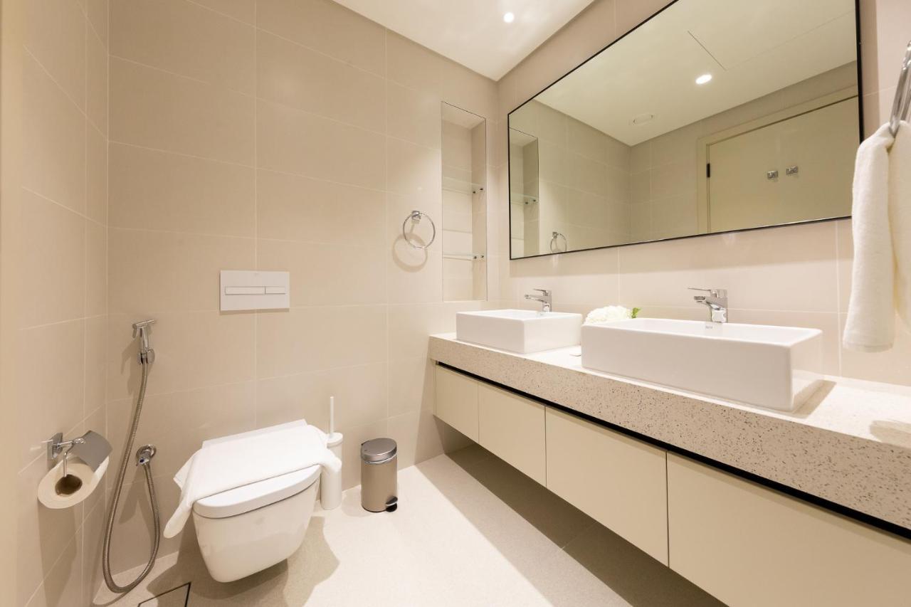 Stunning 2br With Private Access