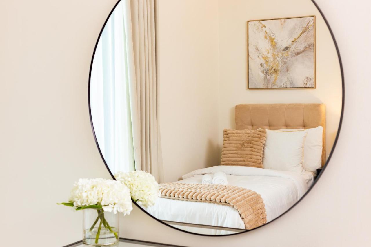 Apartment Stunning 2br With Private Access