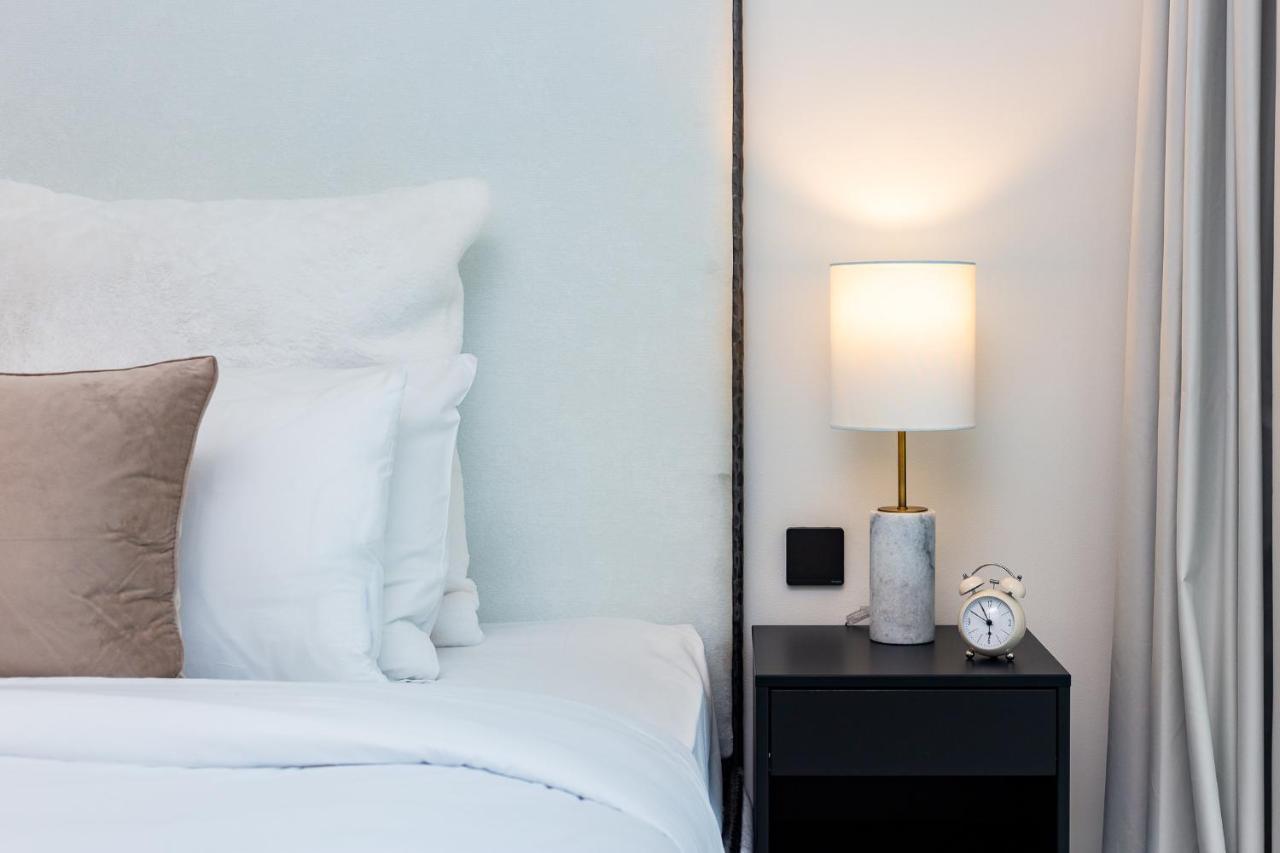 Stunning 2br With Private Access