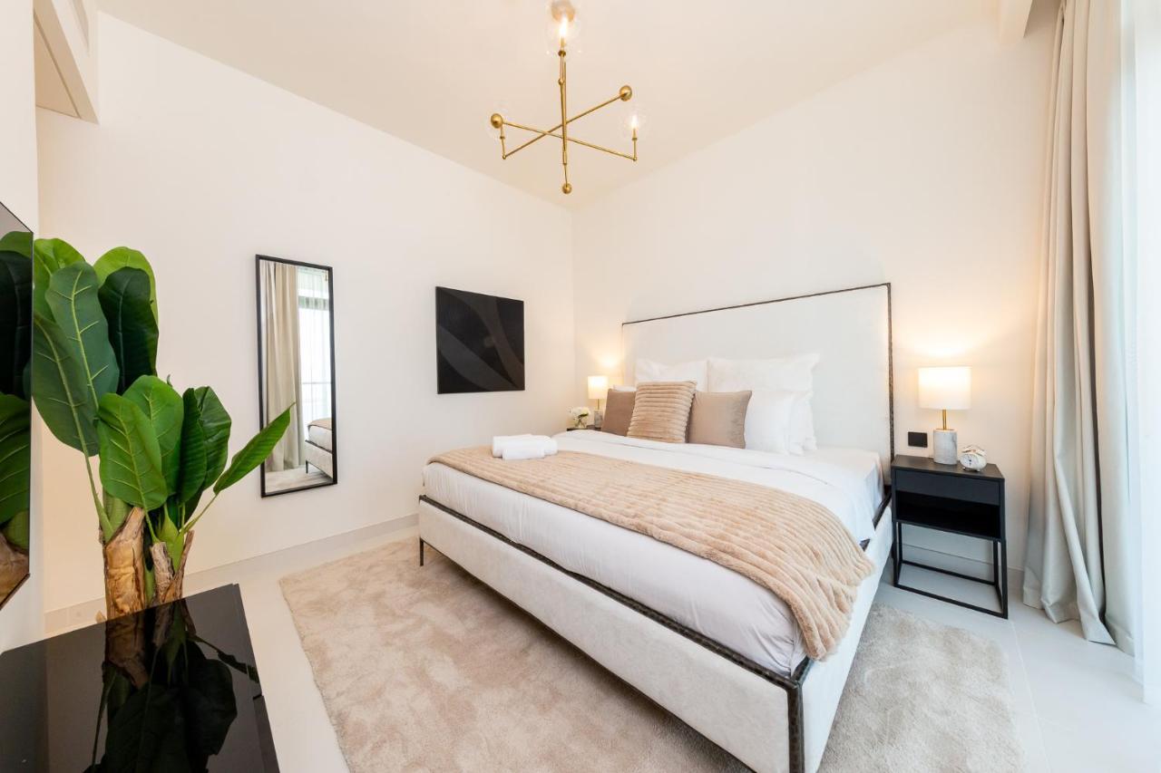 Stunning 2br With Private Access Apartment Dubai