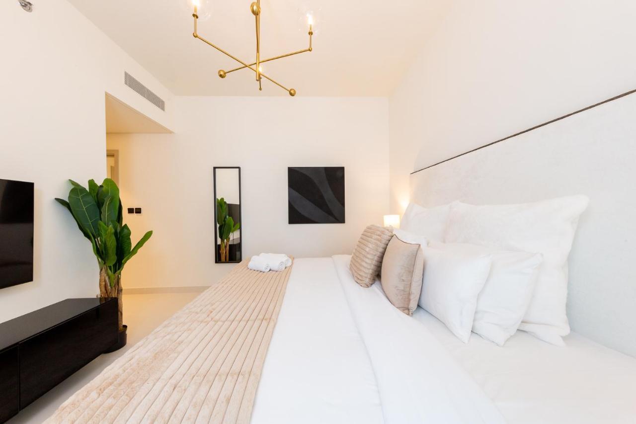 Stunning 2br With Private Access Apartment Dubai