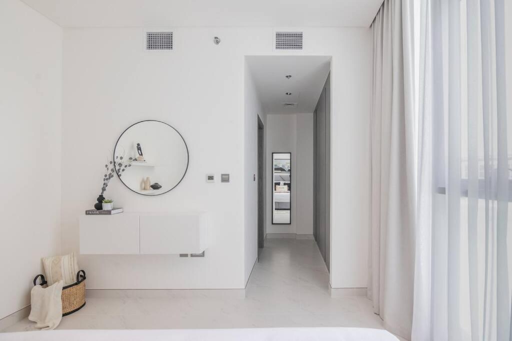 Higuests - Step Into Heaven In Lakeside Dubai