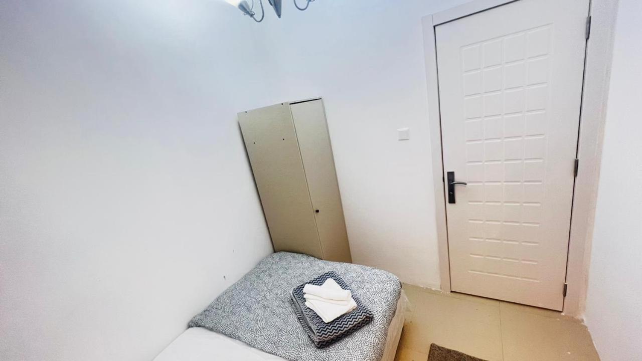Fashion Partition Near Mall Of The Emirates Homestay Dubai