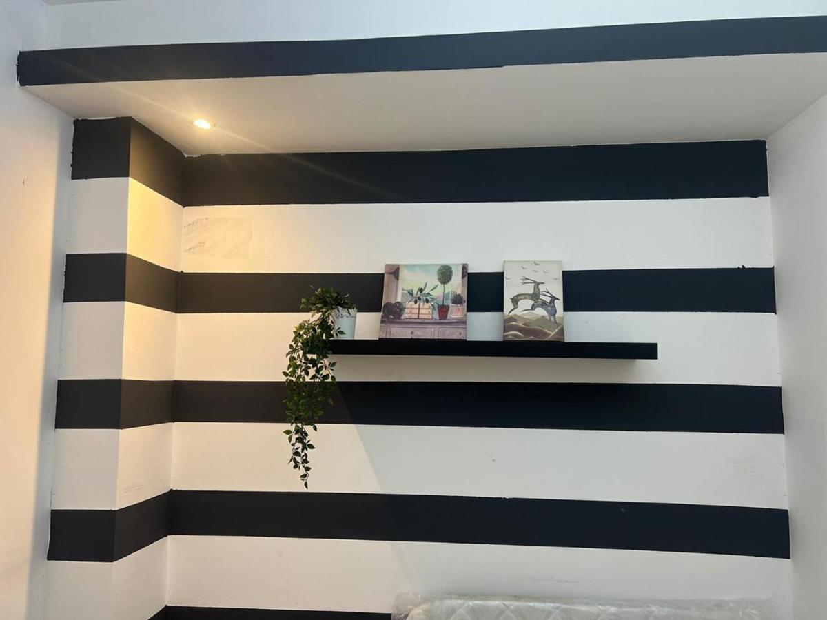 Fashion Partition Near Mall Of The Emirates Dubai
