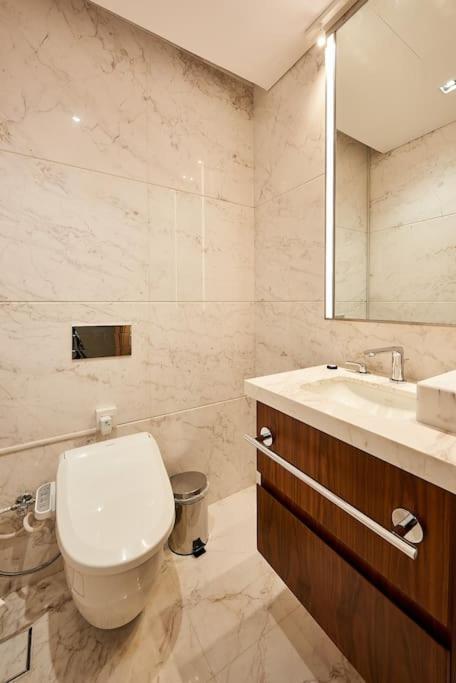 Apartment Skylight Two Bedroom Rp Heights Downton