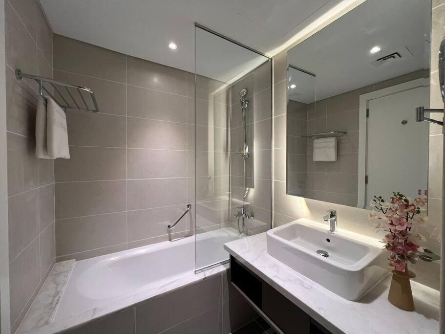 The Smart Concierge - Damac Maison Prive * Dubai