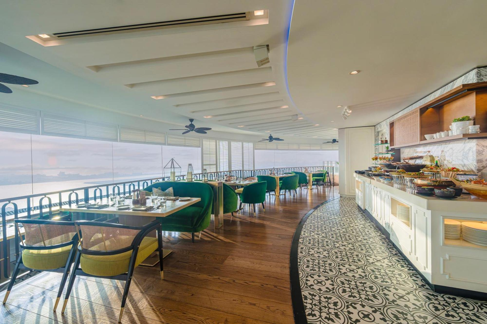 Hyatt Regency - Corniche Hotel