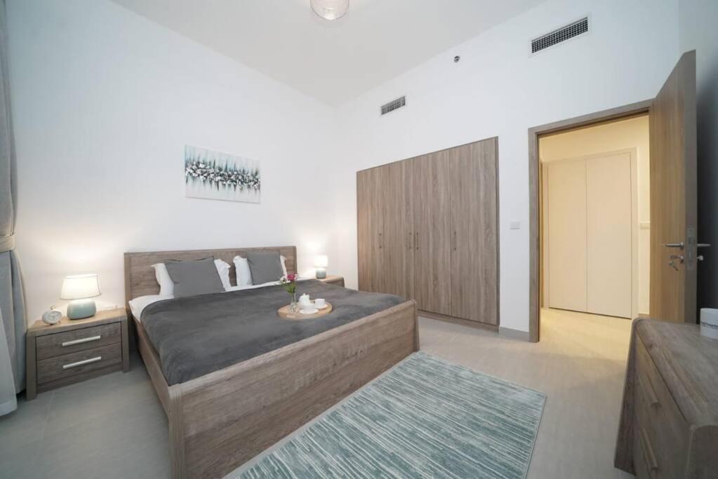 Spacious 1 Bedroom In Peaceful Community Dubai
