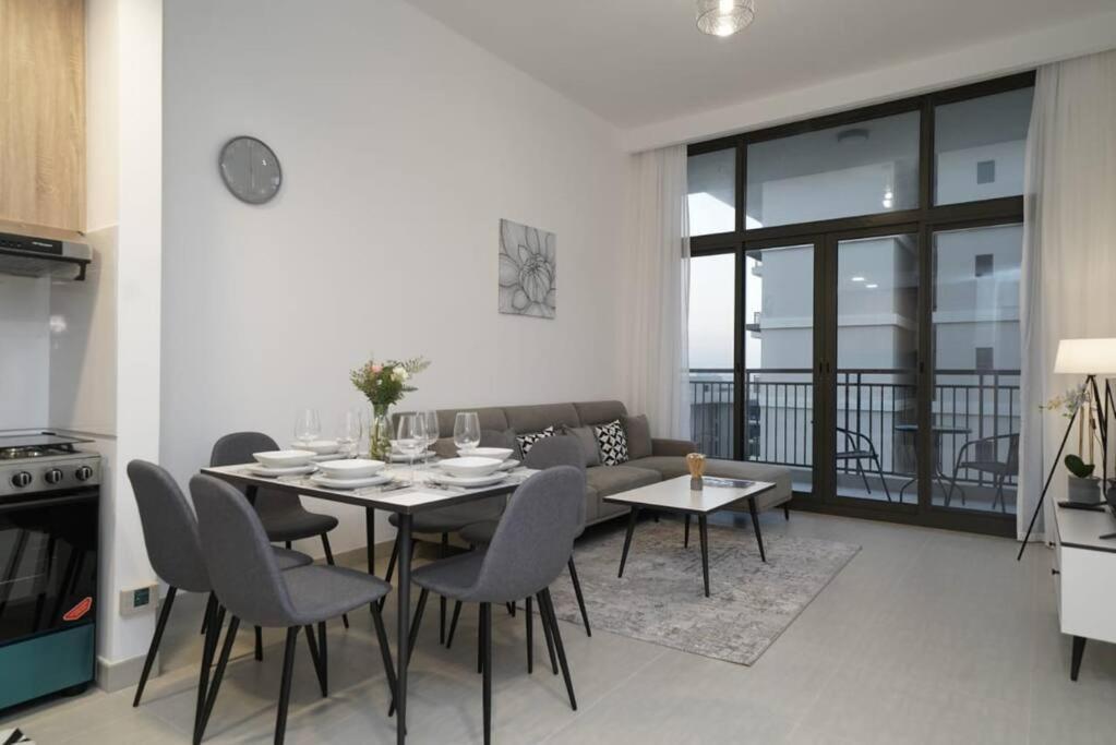Spacious 1 Bedroom In Peaceful Community * Dubai