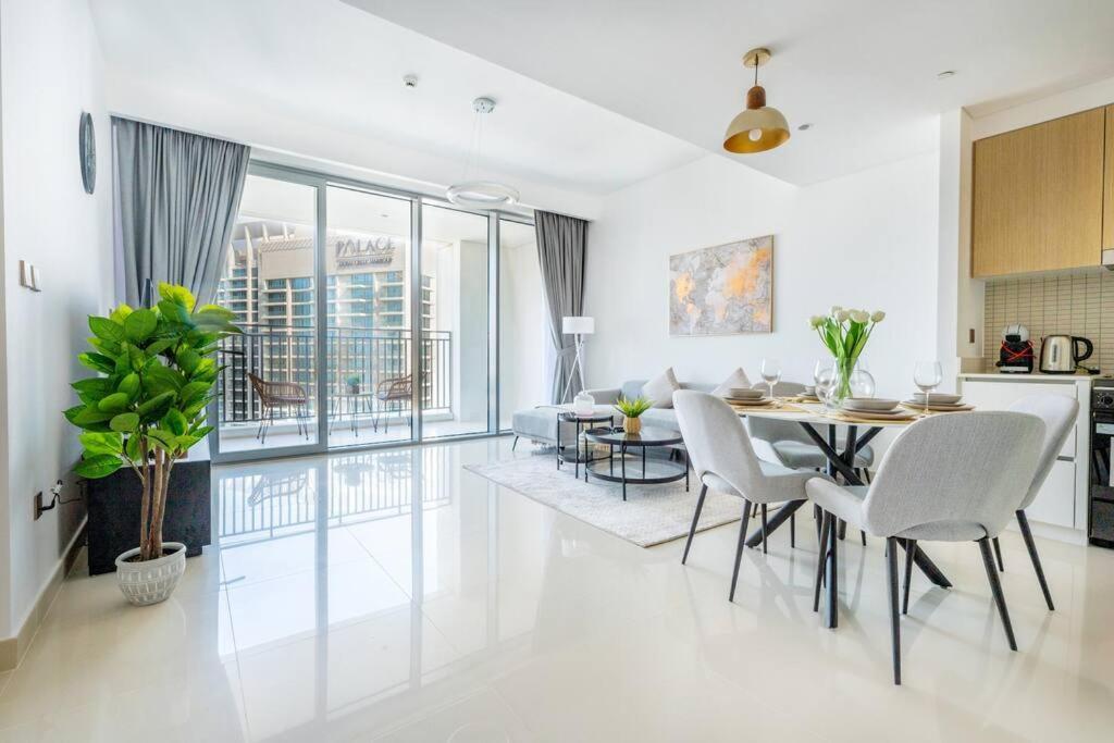 Elegant 1br In 17 Icon Bay Creek Apartment *