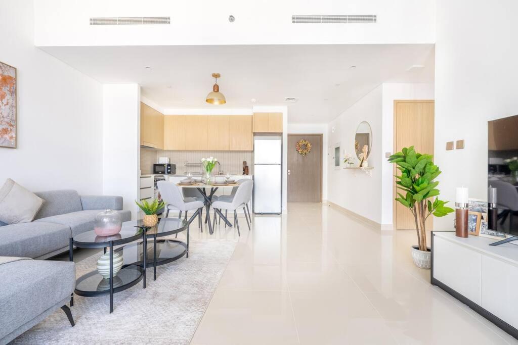 Elegant 1br In 17 Icon Bay Creek Dubai