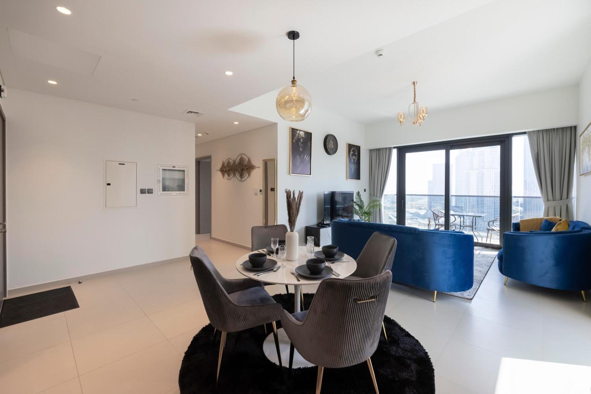 Luxury 2-br Apt With Burj View * Dubai