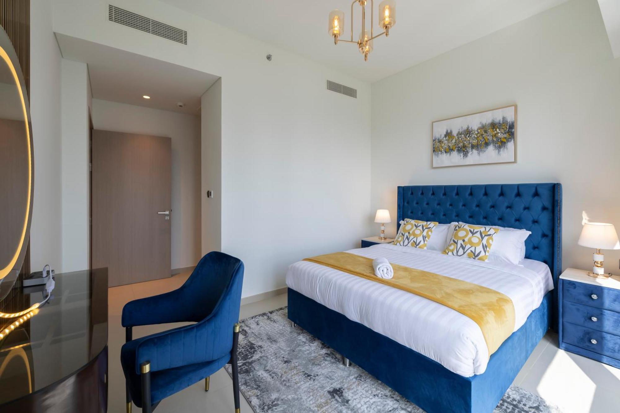 Luxury 2-br Apt With Burj View Apartment