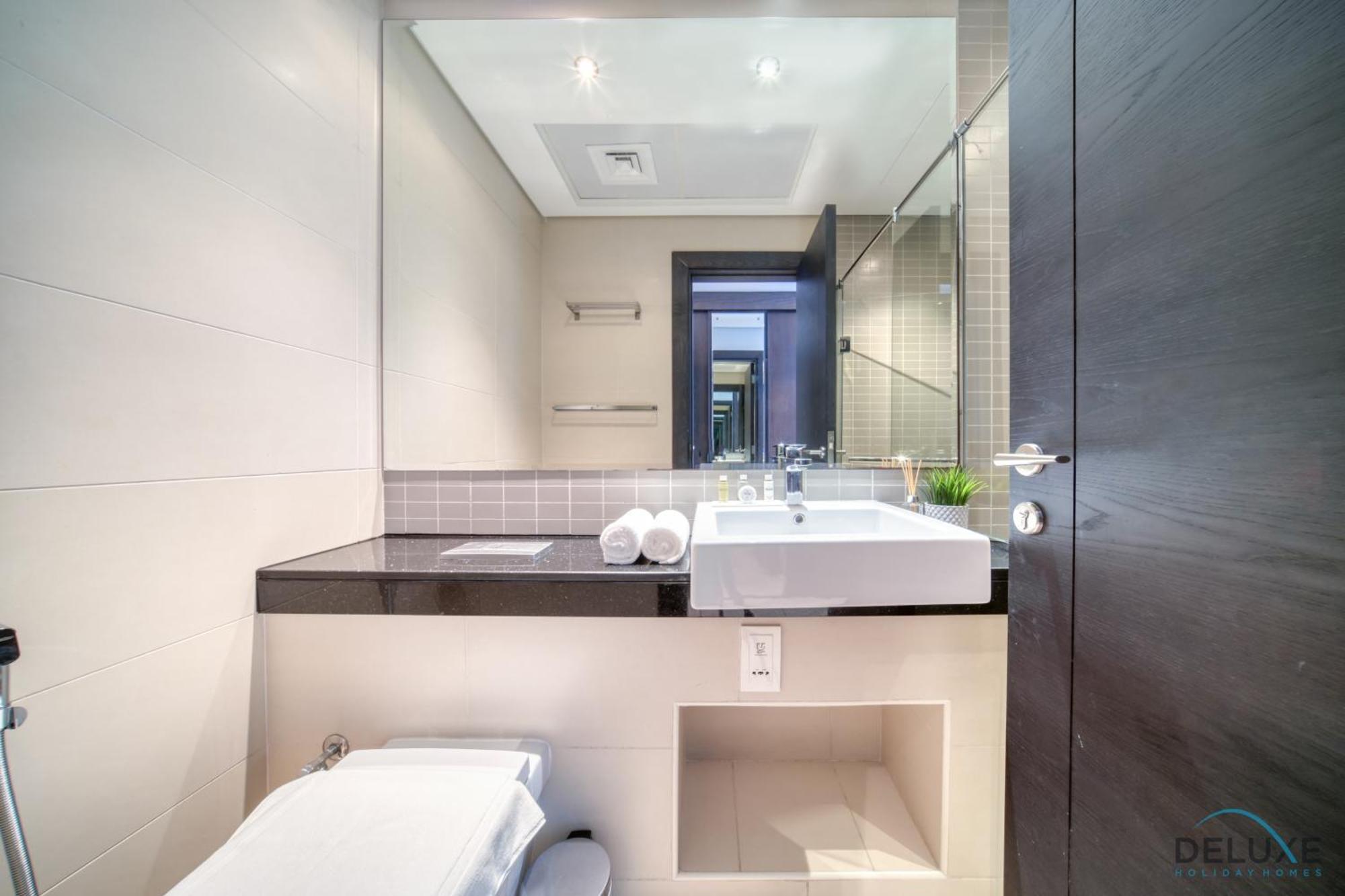 Beautiful 2br At Silverene Towers A Marina By Deluxe Homes