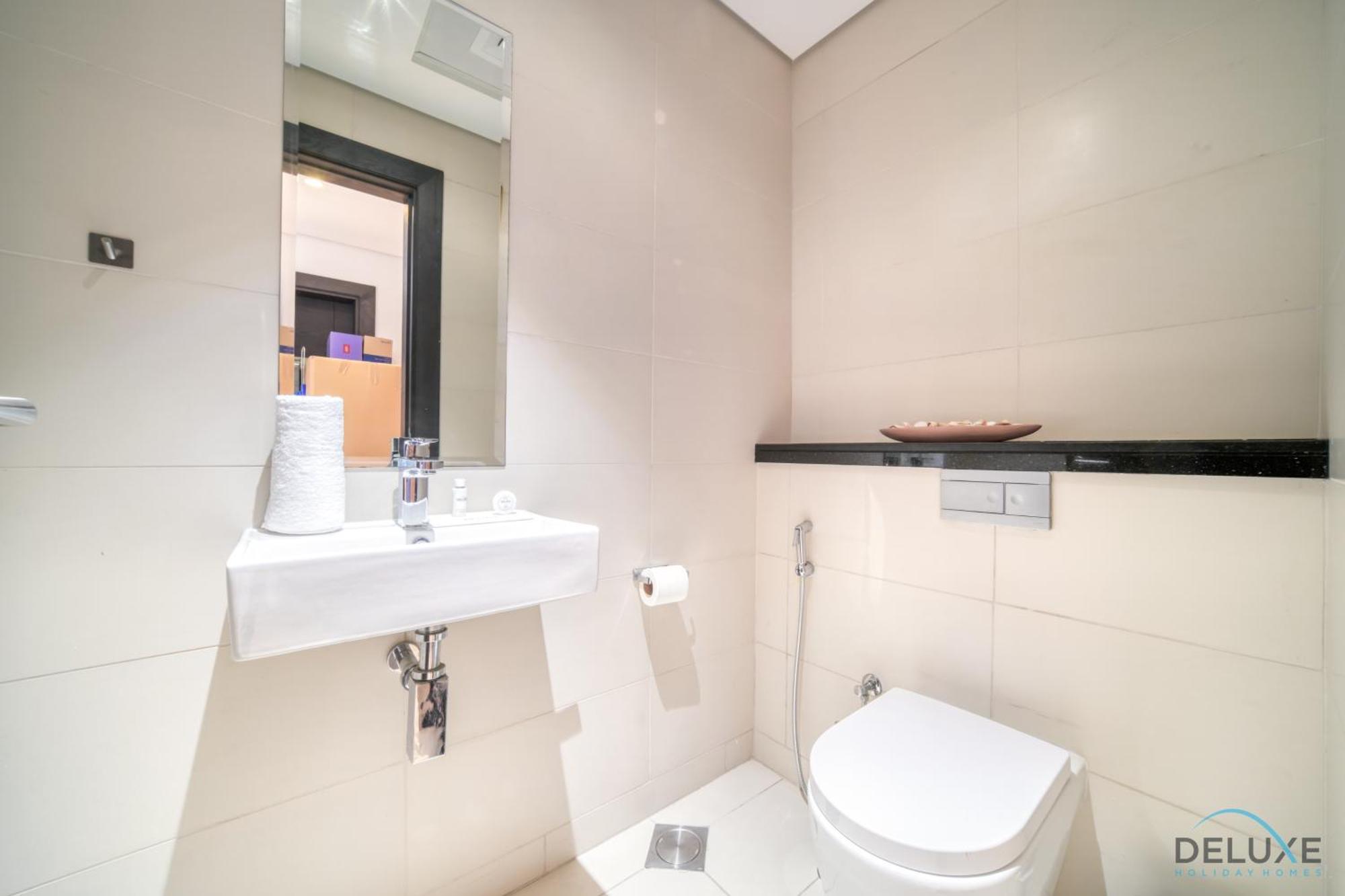 Beautiful 2br At Silverene Towers A Marina By Deluxe Homes Dubai