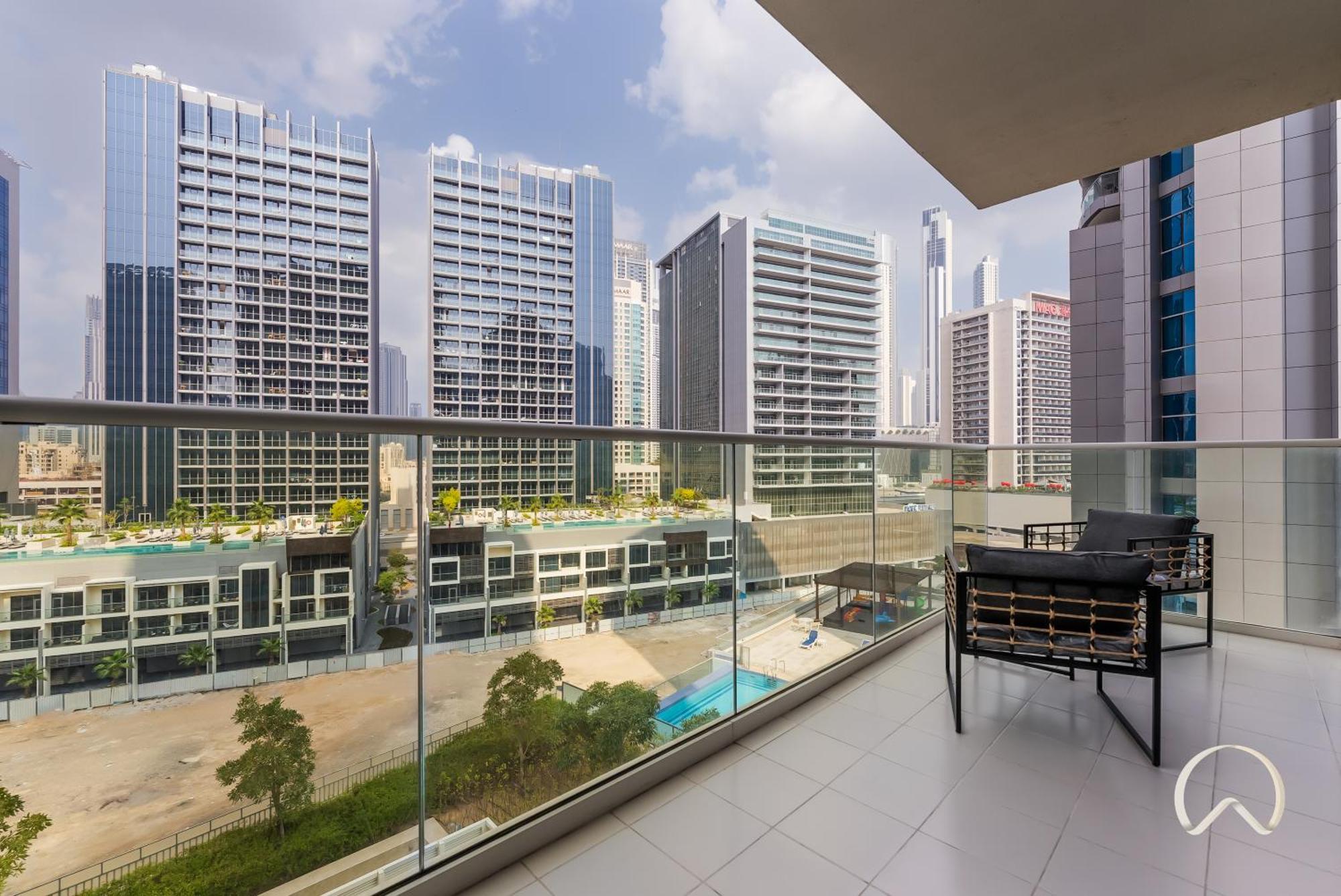 Oraya - Canal-side Comfort Close Burj Khalifa & Mall Apartment Dubai