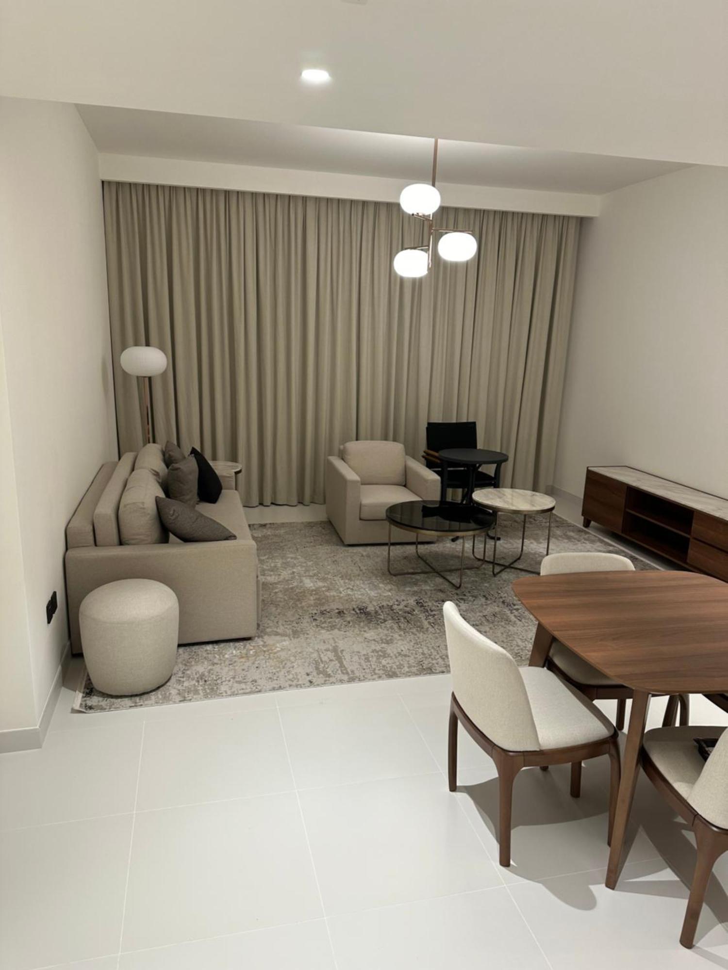 Marina Vista Tower 1 * Dubai