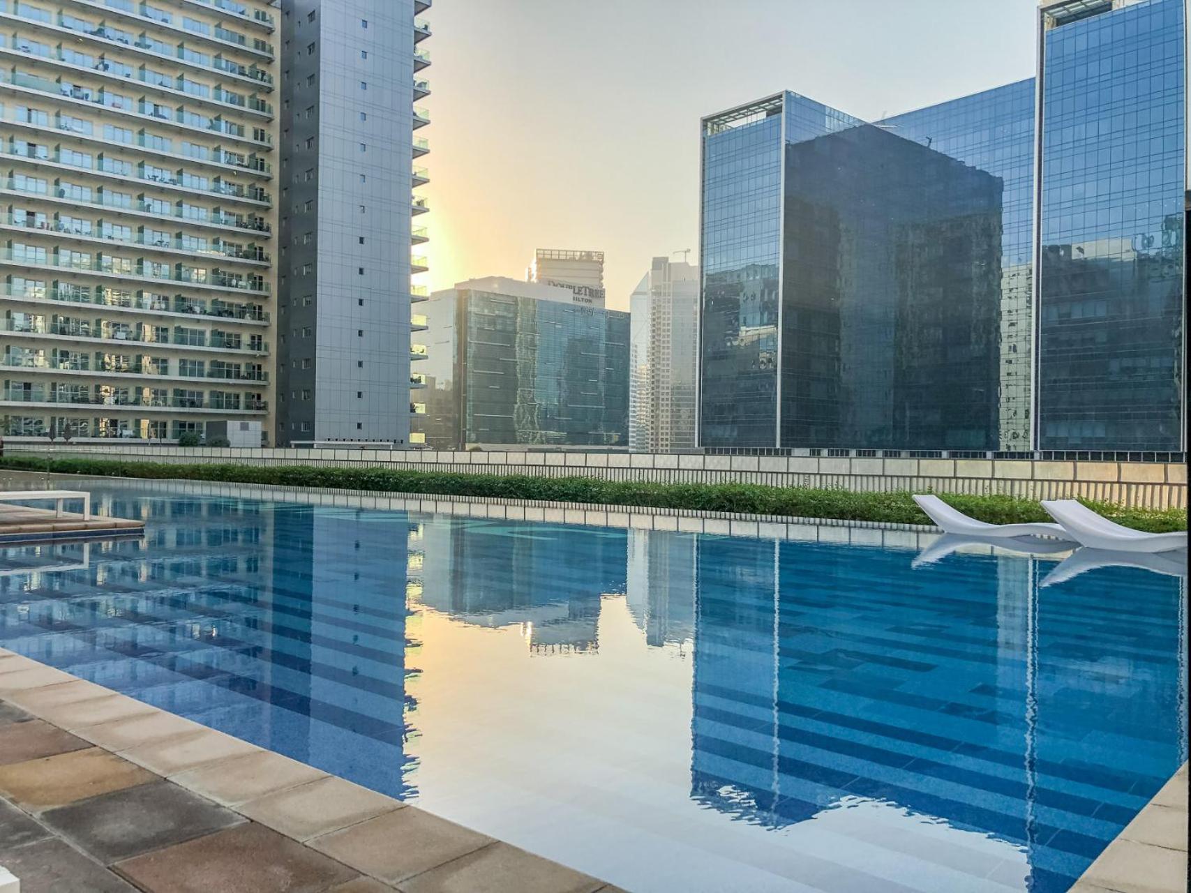 Deluxeliving At Vera Tower - Full Burj Khalifa View - Brand New Luxury Apartment