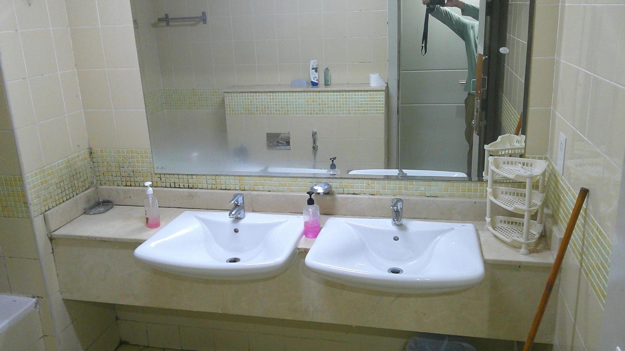 Ruby Star Couples G P 1&2 Hostel Dubai