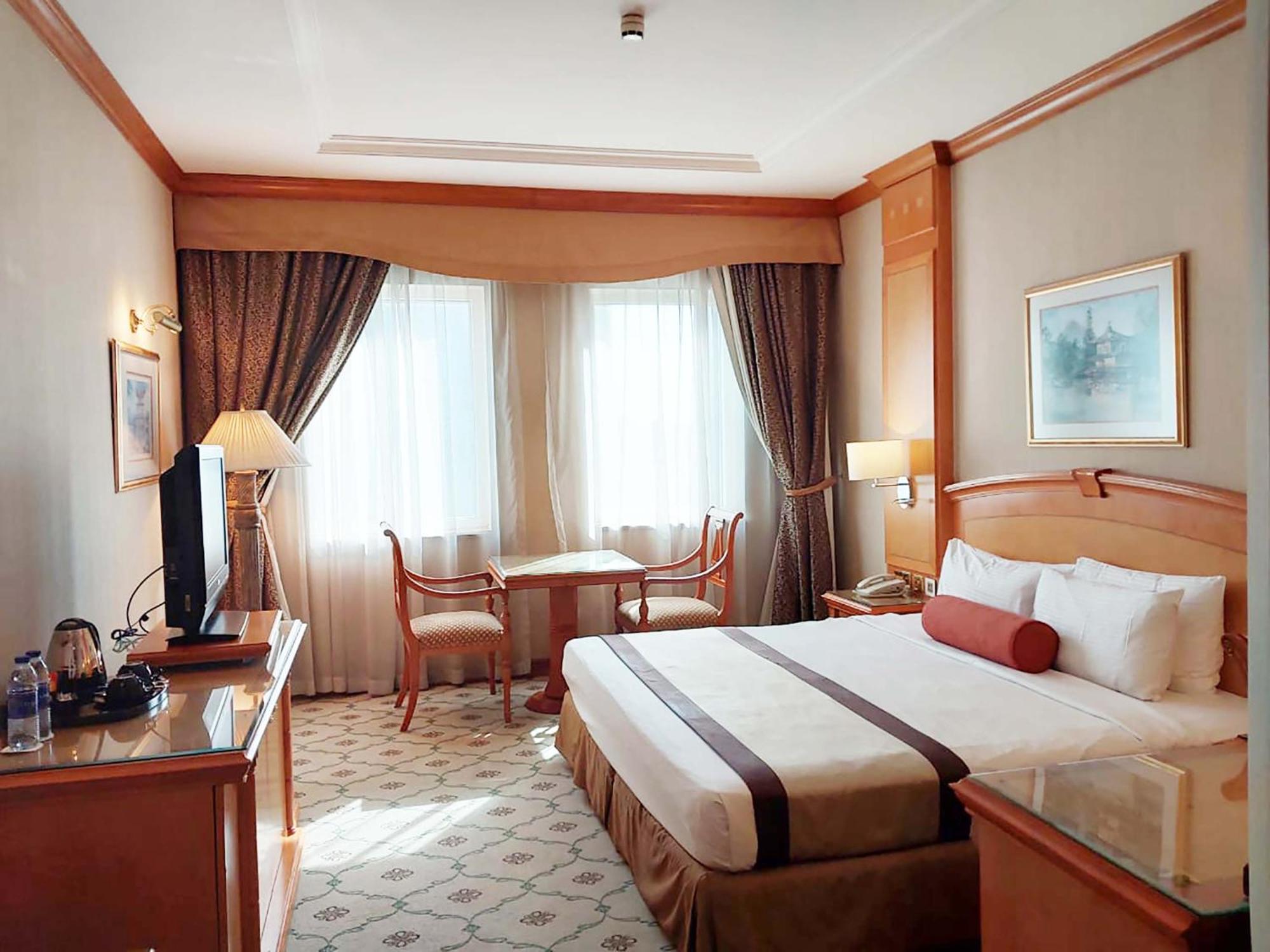 Hotel Knight Castle - Formerly Known As Carlton Palace 5*