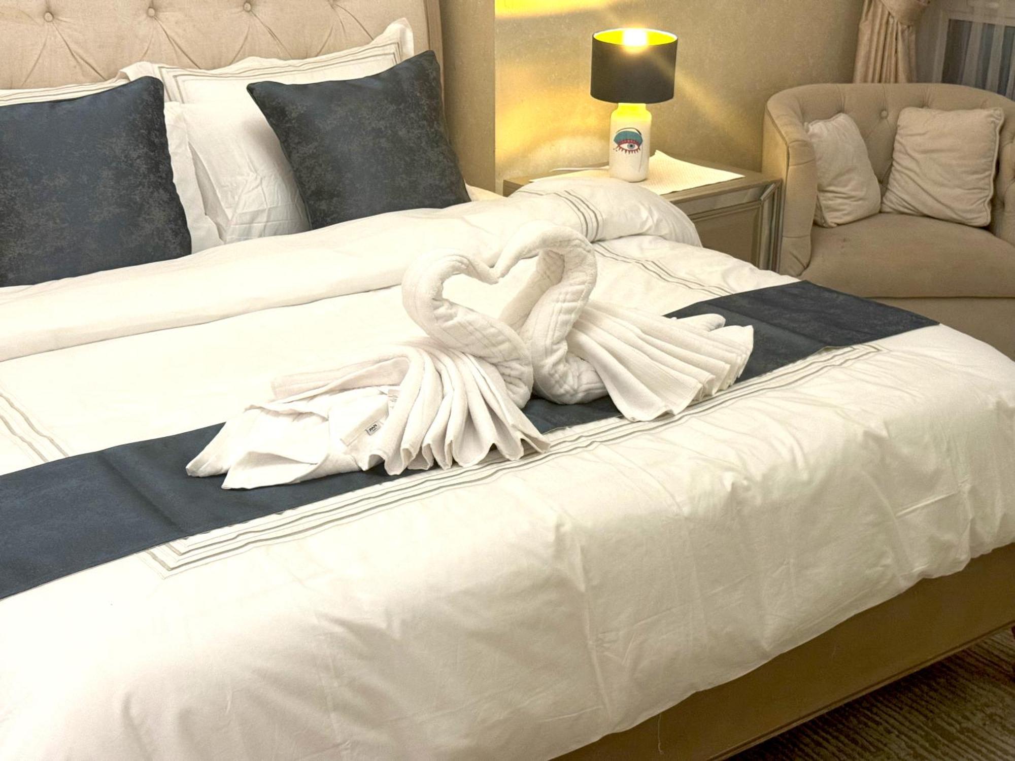 Hostel Royal Beach Residences *