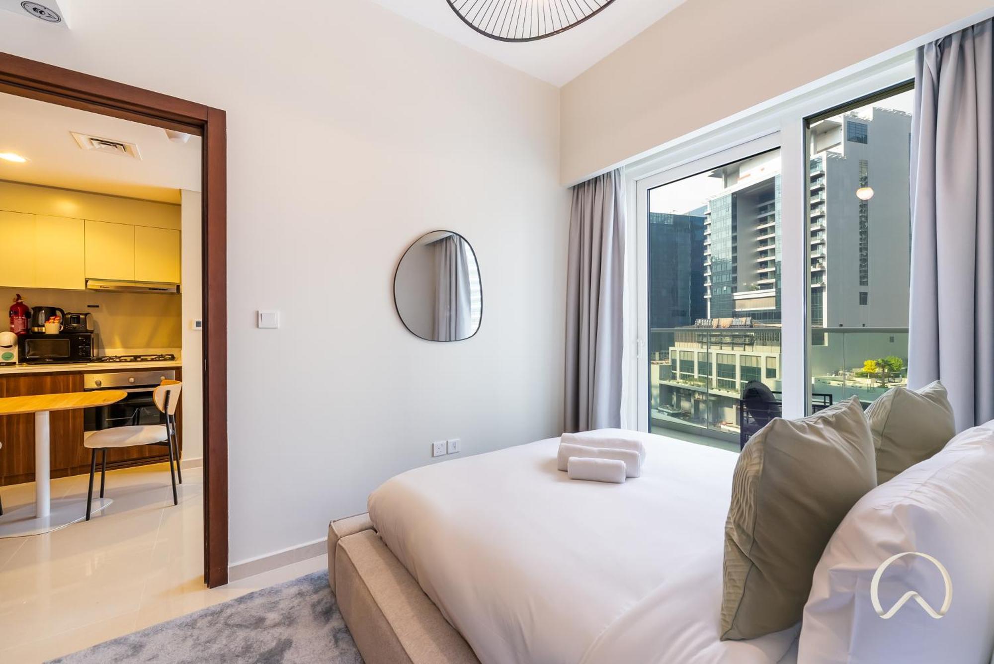 Oraya - Canal-side Comfort Close Burj Khalifa & Mall Dubai