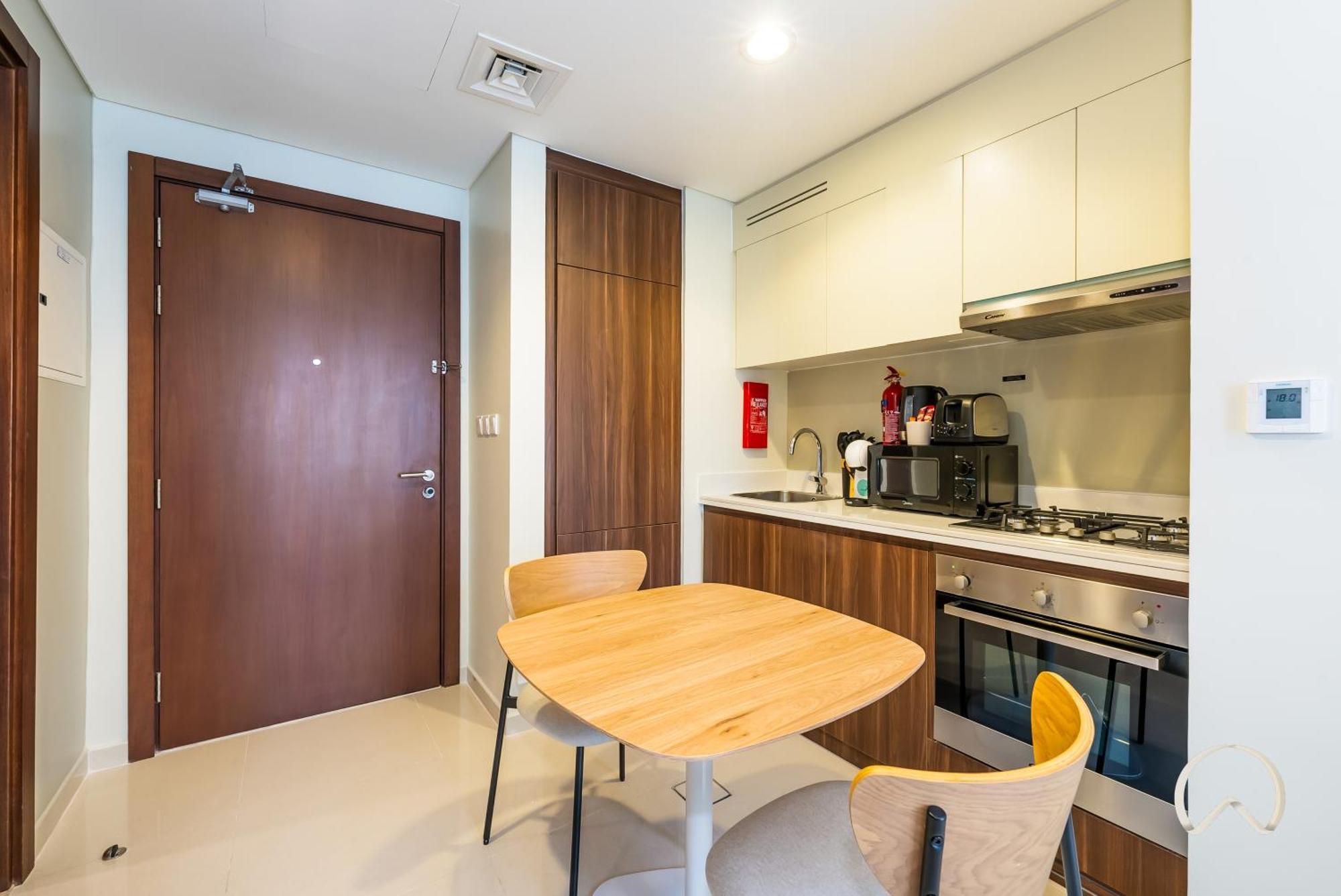 Apartment Oraya - Canal-side Comfort Close Burj Khalifa & Mall