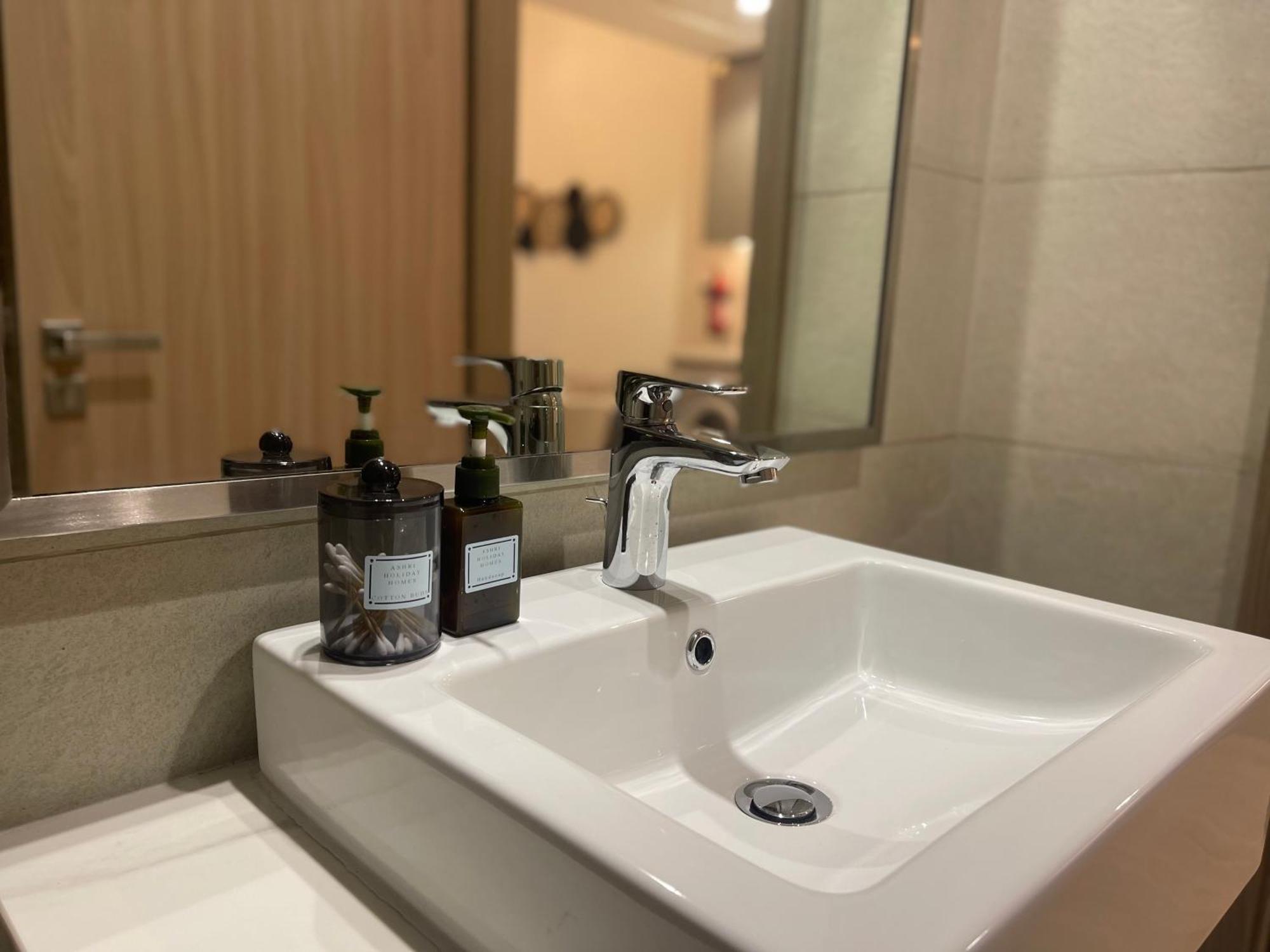Ashri Homes Standard In Riviera With Pool View Apartment *