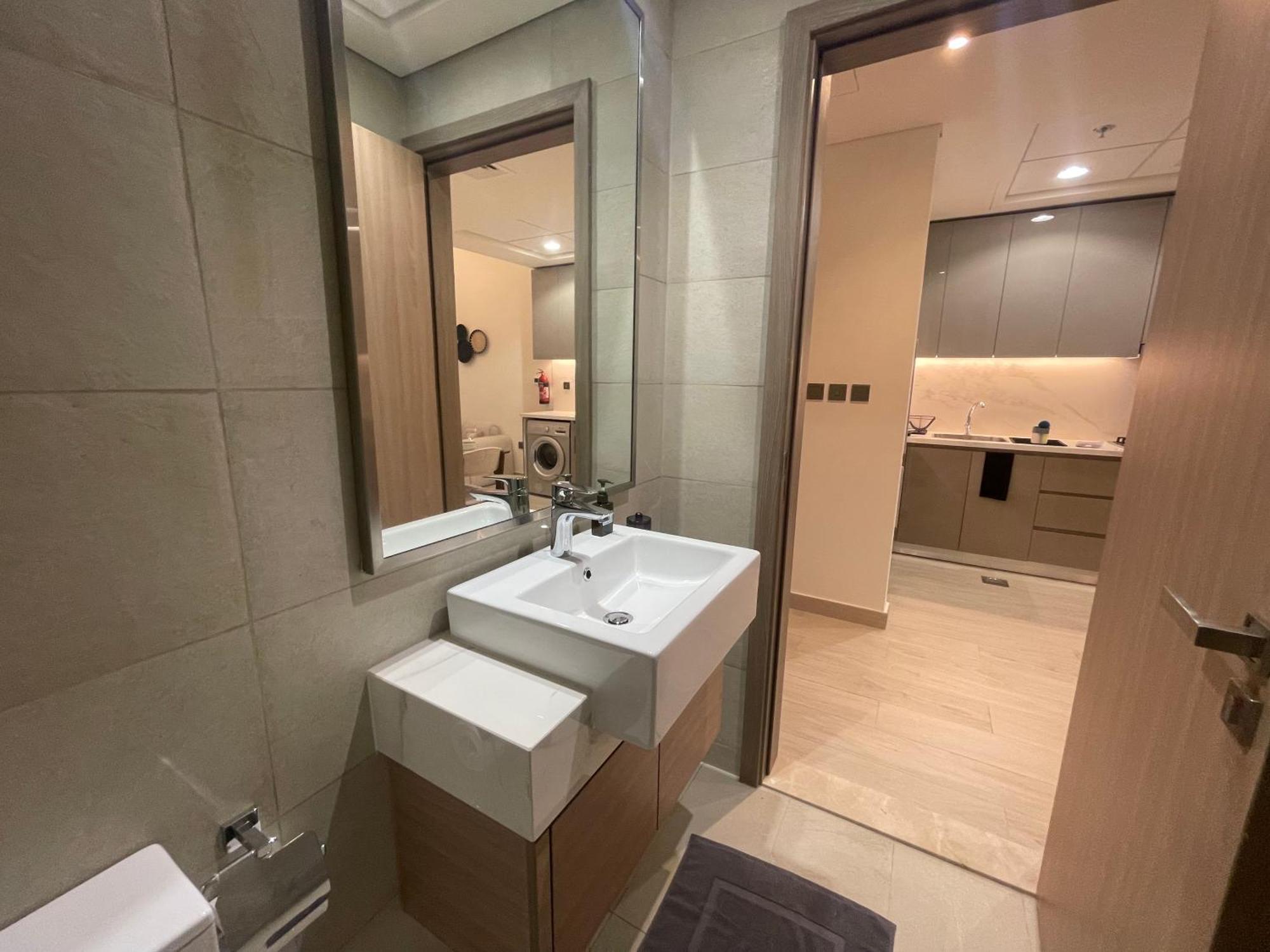 Ashri Homes Standard In Riviera With Pool View Apartment
