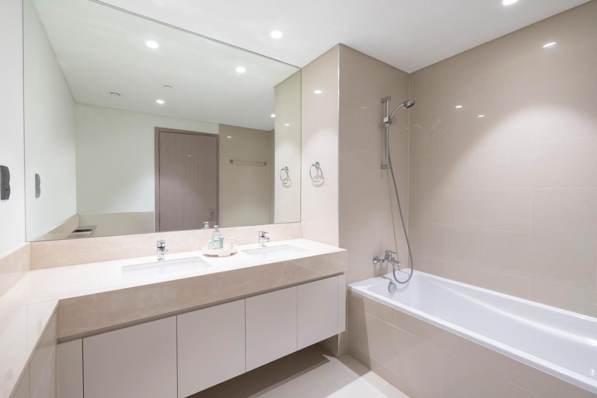 Apartment Luxury 2-br Apt With Burj View Dubai