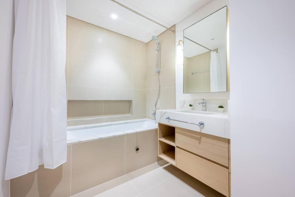 Apartment Elegant 1br In 17 Icon Bay Creek