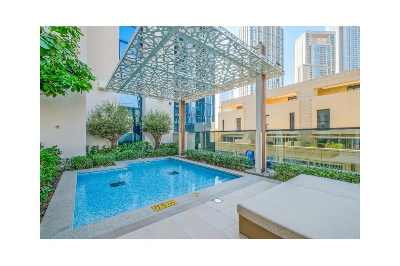 Luxury 2-br Apt With Burj View * Dubai
