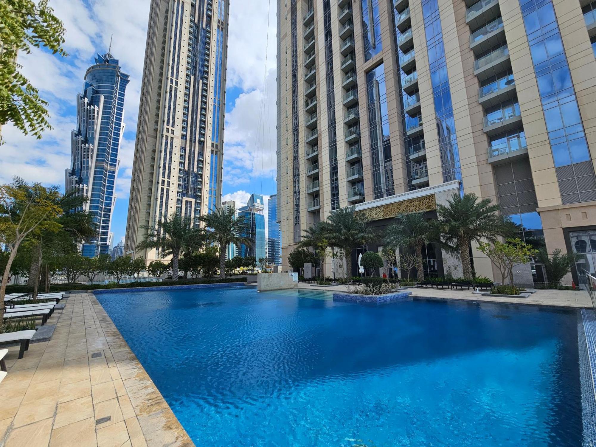 Welhome - 3br Apt Located Directly On The Water Canal Dubai