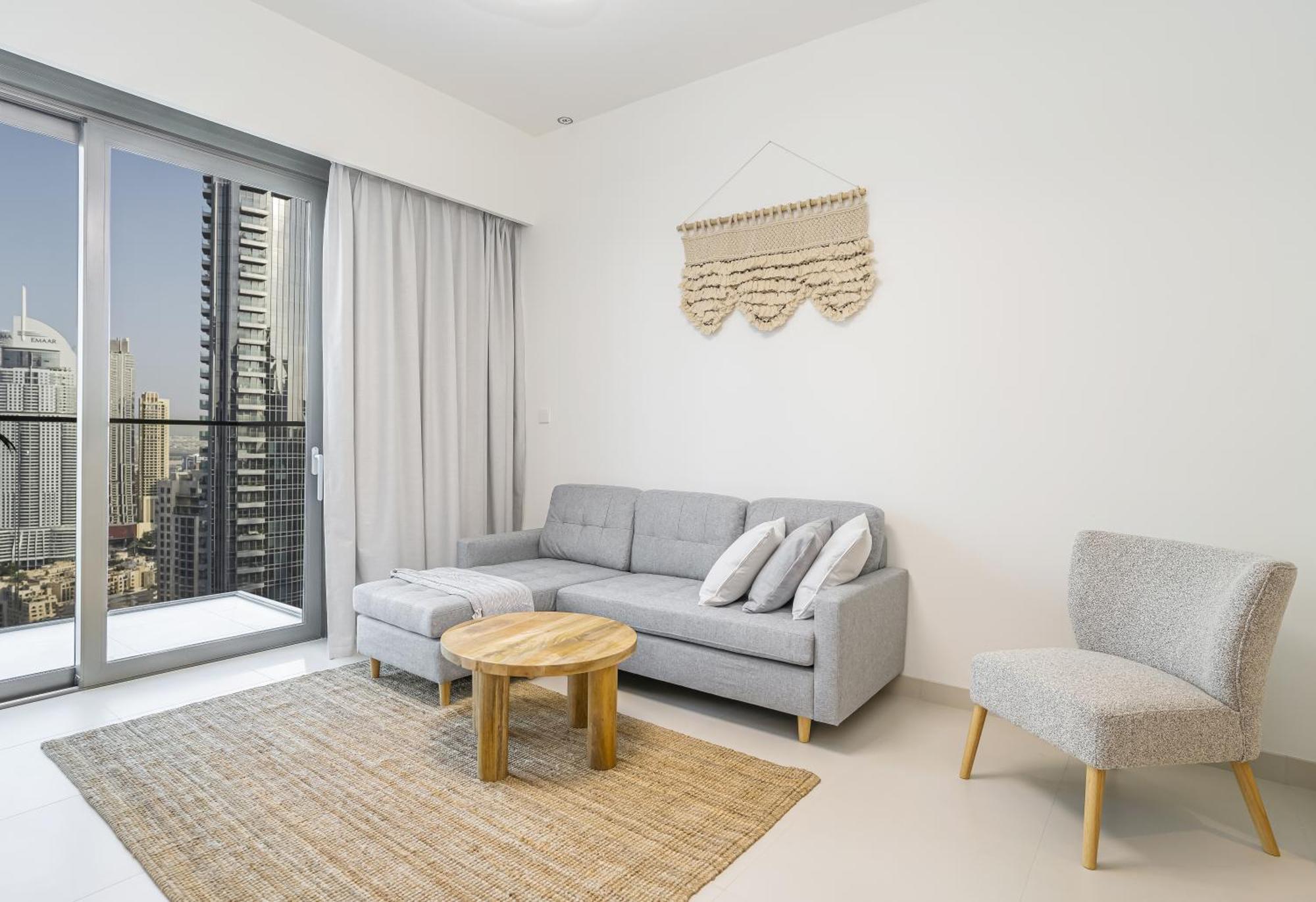 Apartment Cozy At Floor With Burj View From Balcony 173bc1 Dubai