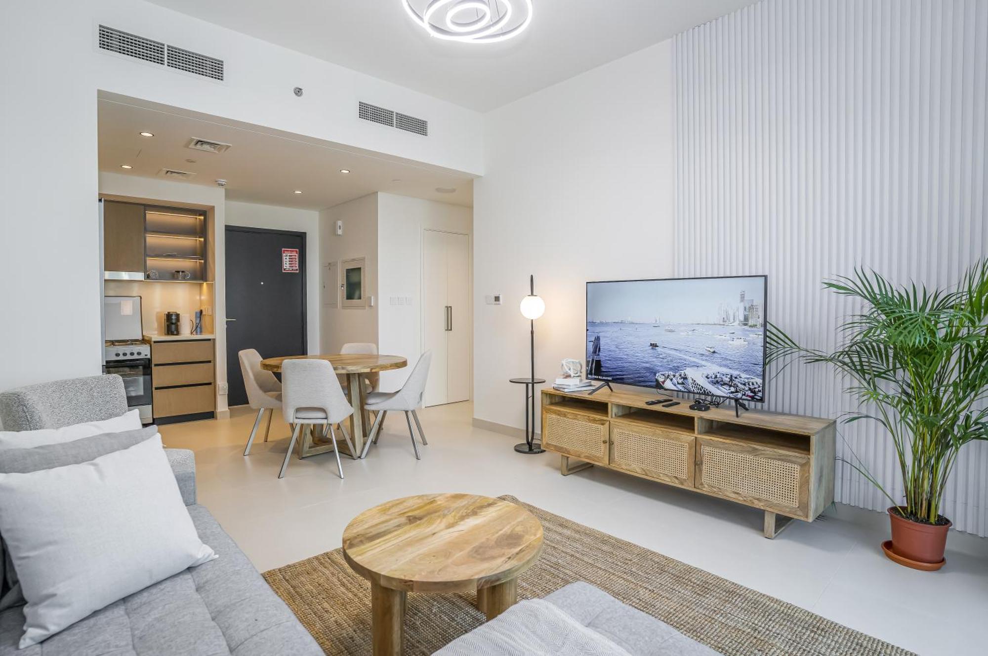 Apartment Cozy At Floor With Burj View From Balcony 173bc1 *