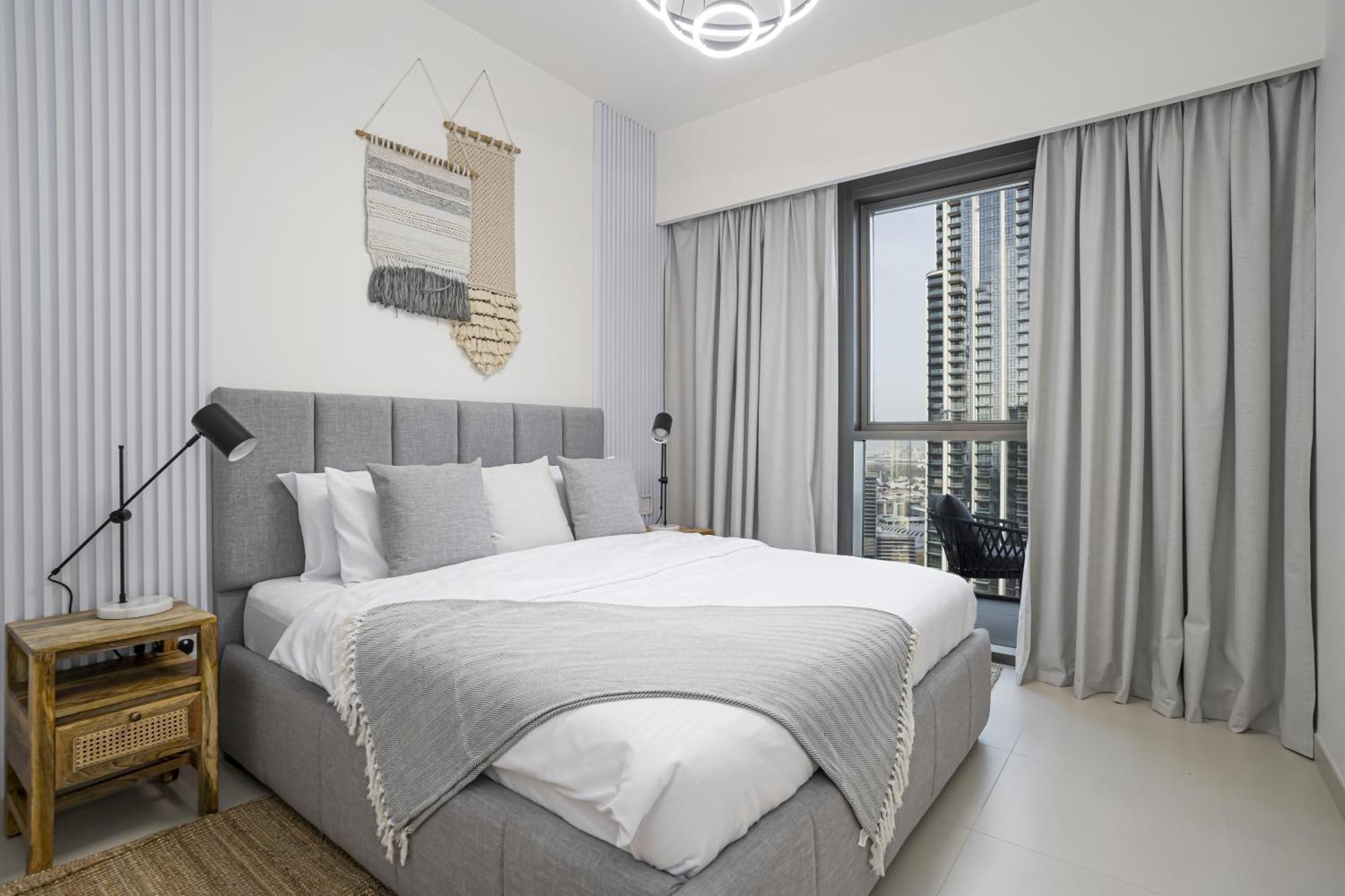 Apartment Cozy At Floor With Burj View From Balcony 173bc1 *